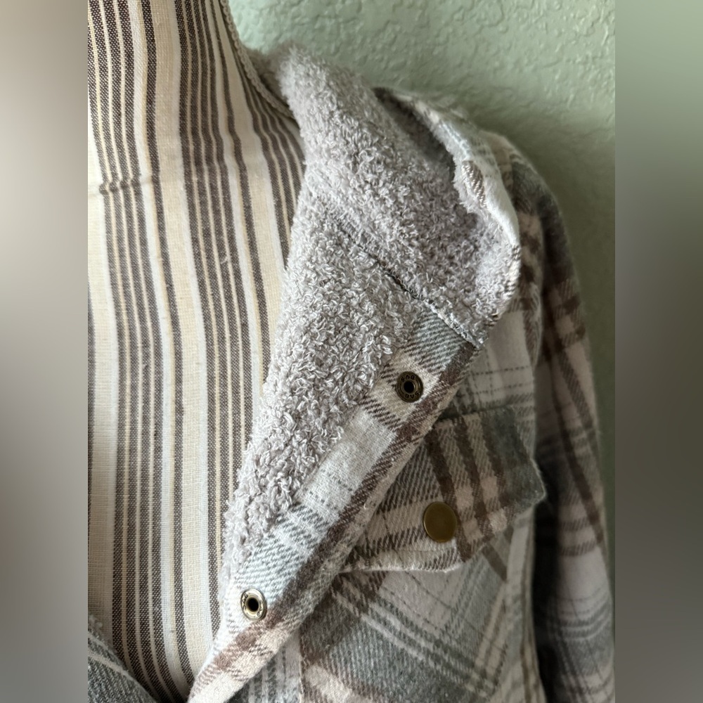 Flannel Jacket - Picture 4 of 7